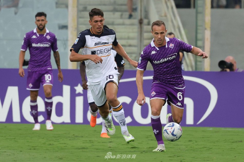 表现多了一 表现多了一